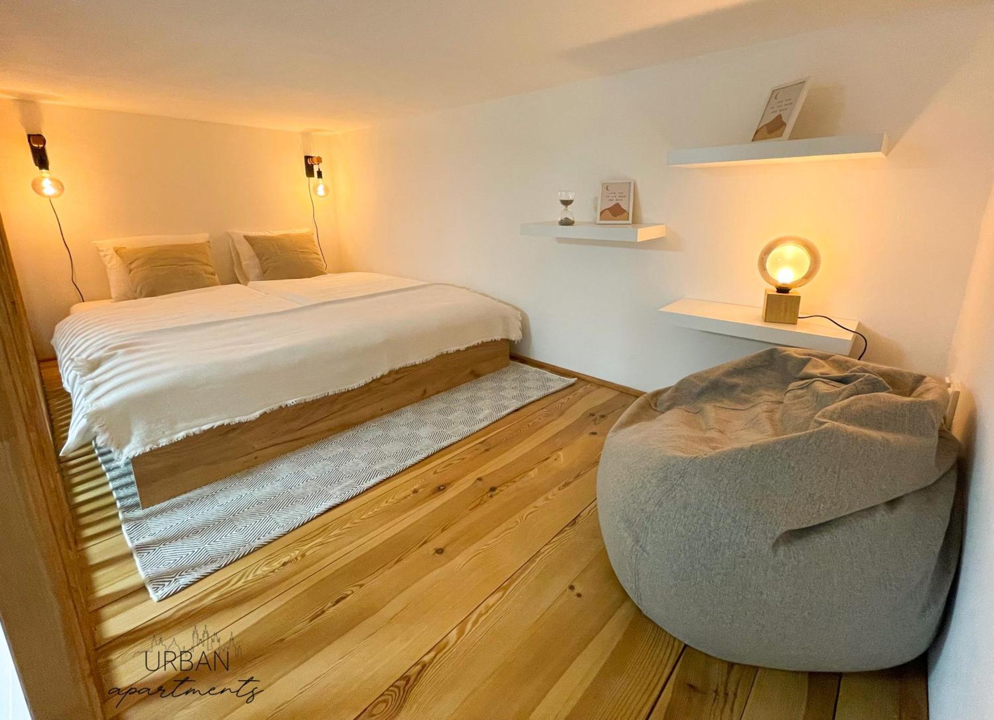 Loft Maniny By Urban Apartments Praga Esterno foto