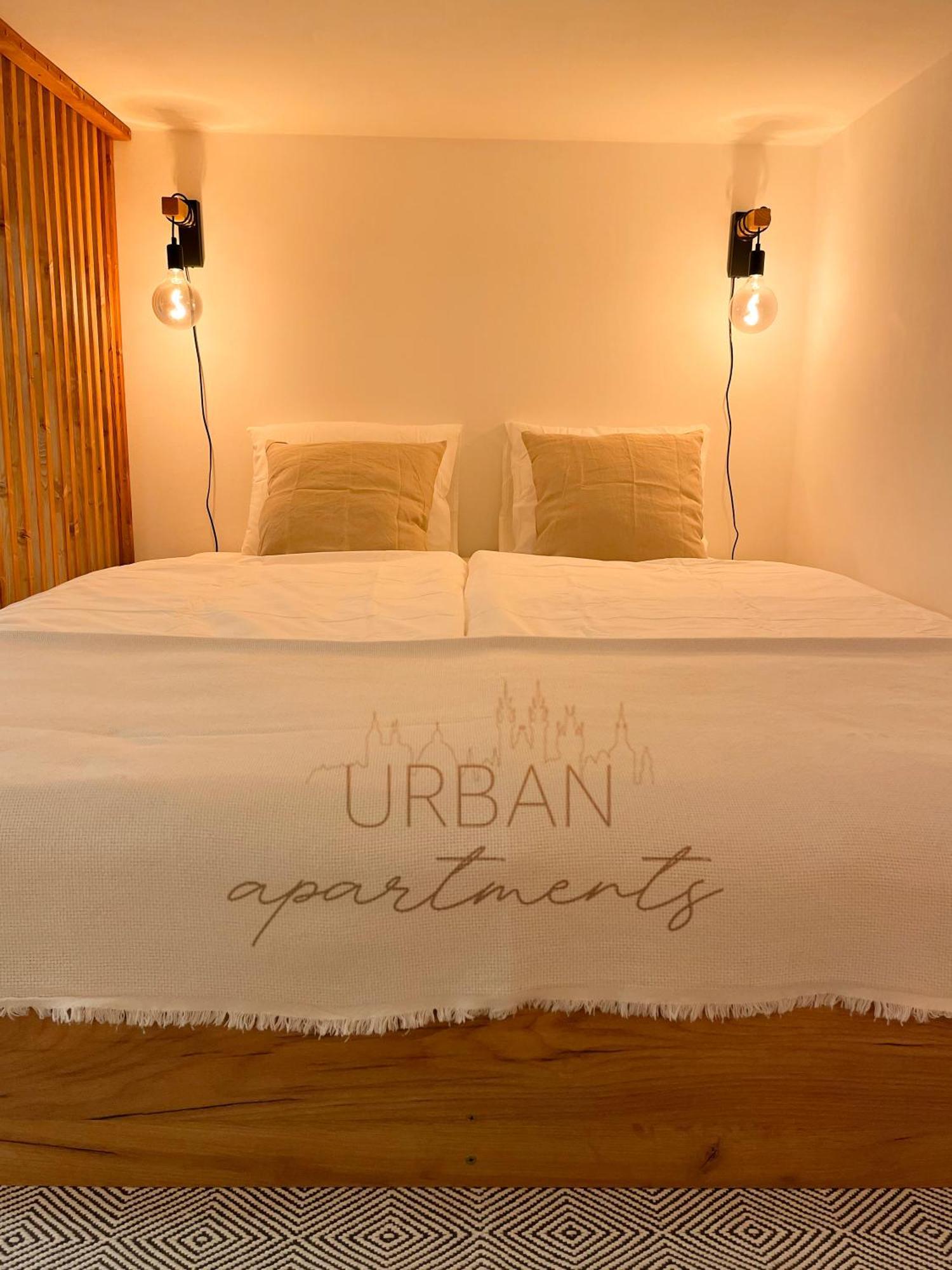 Loft Maniny By Urban Apartments Praga Esterno foto